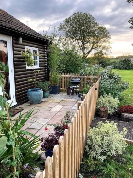 Cosy Studio Retreat In Wells, Somerset المظهر الخارجي الصورة